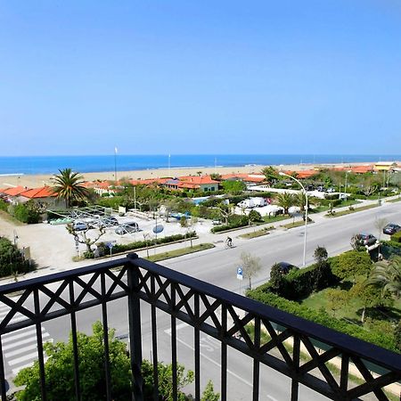 Arianna Hotel Marina di Pietrasanta Bagian luar foto
