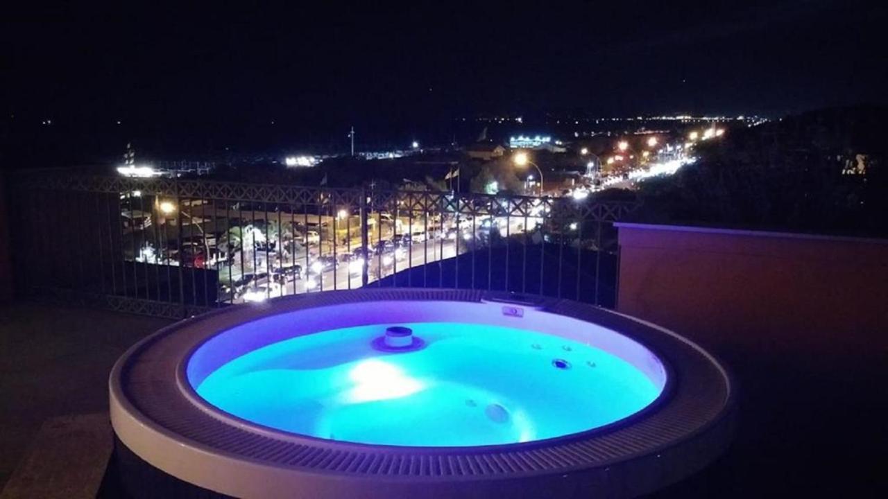Arianna Hotel Marina di Pietrasanta Bagian luar foto