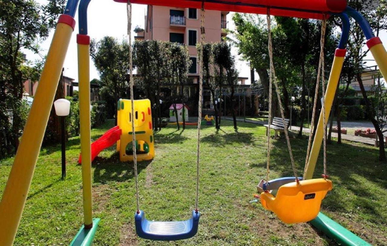 Arianna Hotel Marina di Pietrasanta Bagian luar foto
