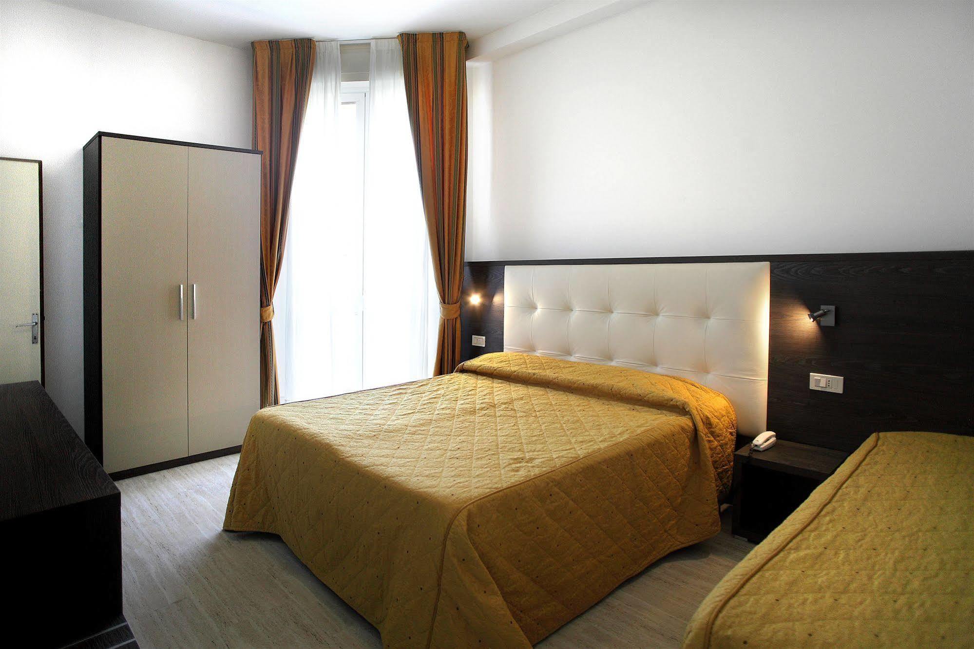 Arianna Hotel Marina di Pietrasanta Bagian luar foto