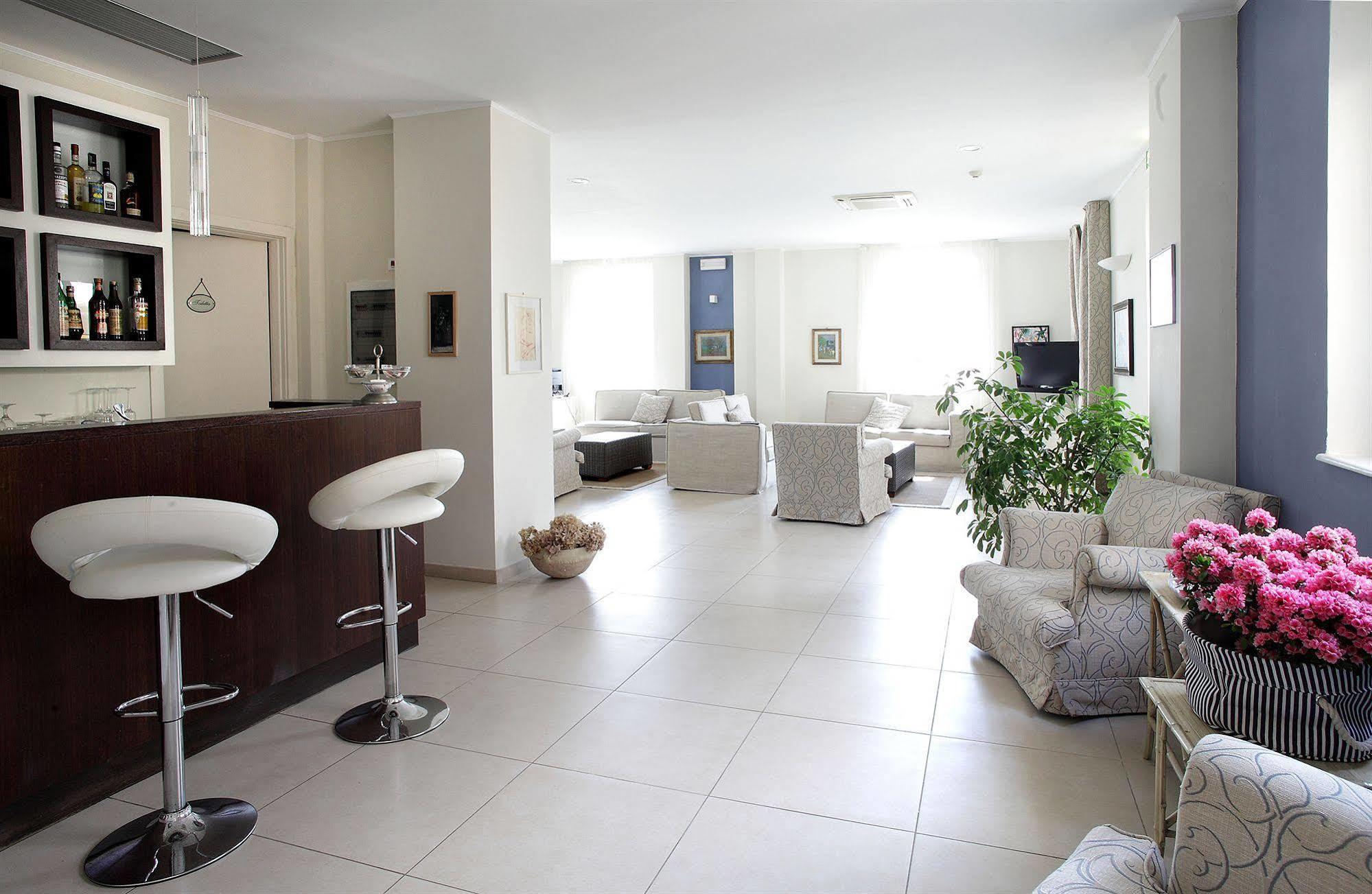 Arianna Hotel Marina di Pietrasanta Bagian luar foto