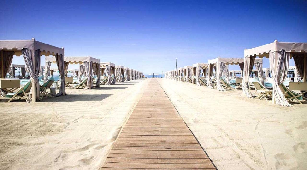 Arianna Hotel Marina di Pietrasanta Bagian luar foto